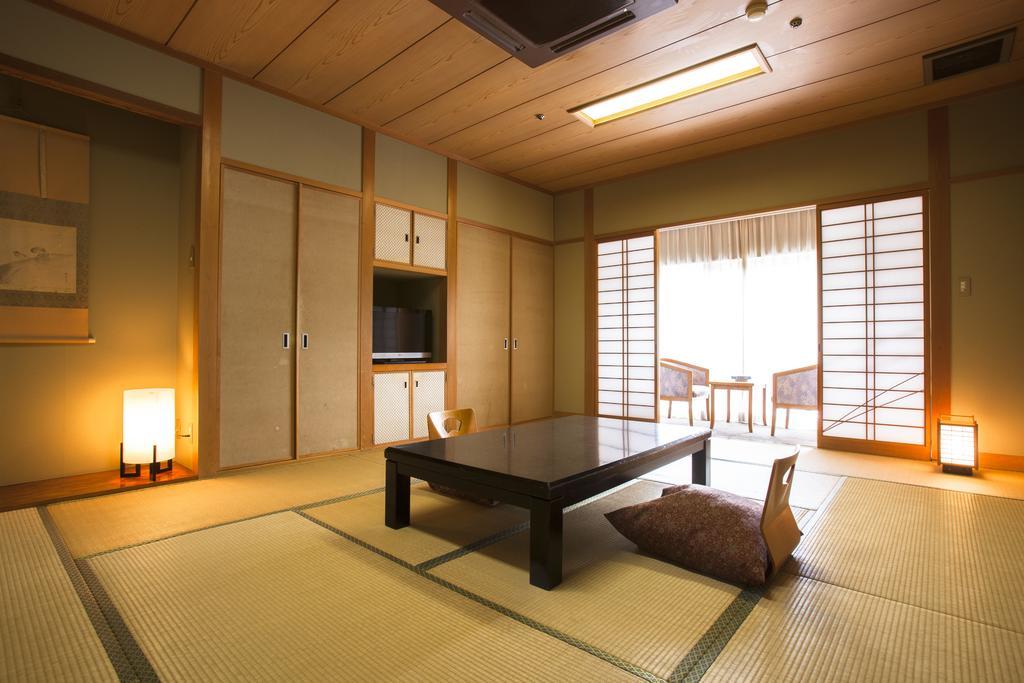 Hotel Tomiya Shin'onsen Pokoj fotografie